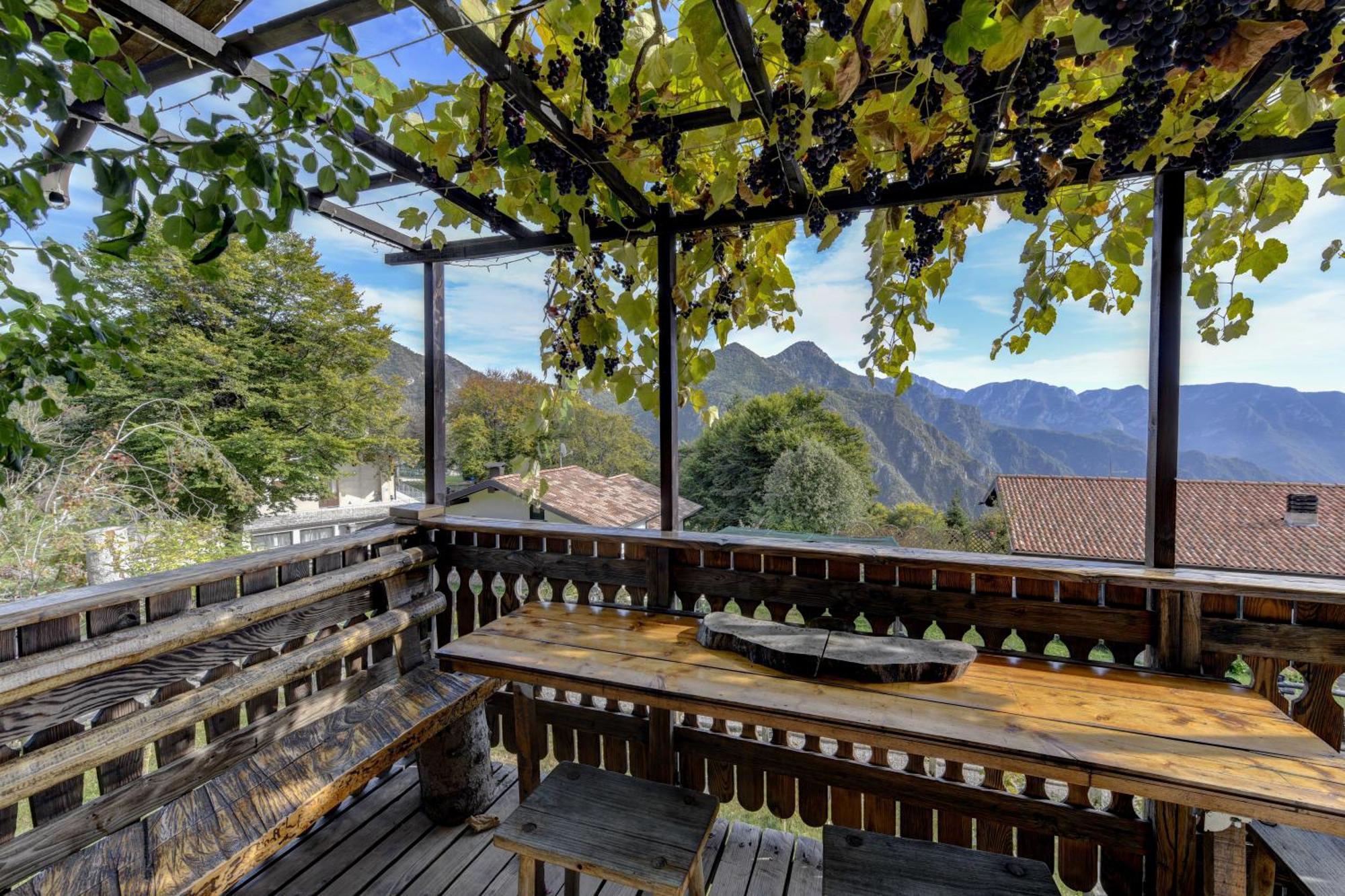 Chalet "Baita Cavacca" Crone Bagian luar foto